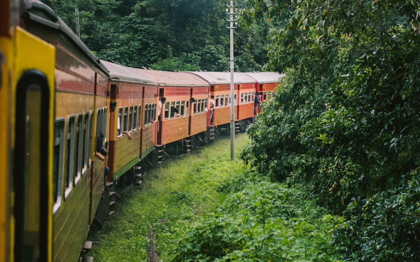 train colombo silkwinds