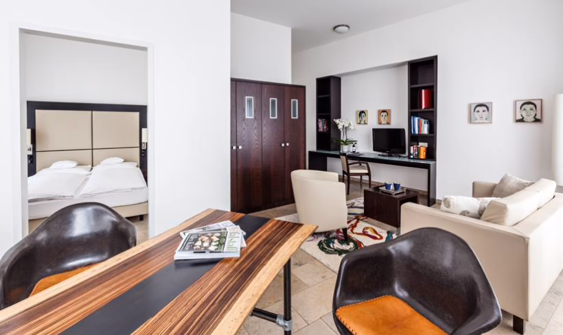 Burns Art Hotel in Dusseldorf
