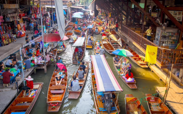 Damnoen Saduak floating market