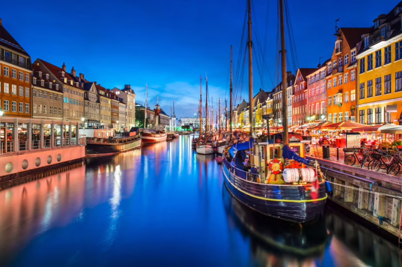 nyhavn night