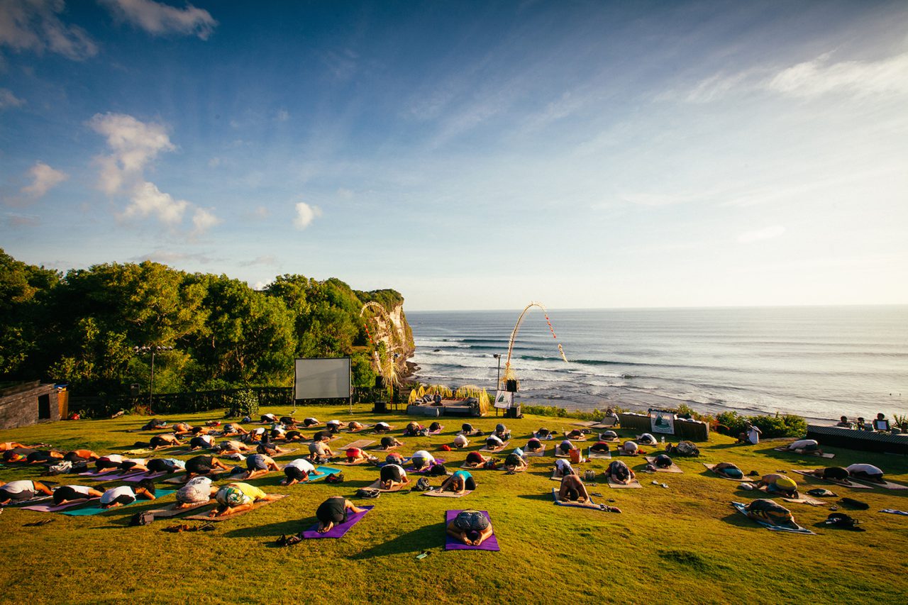 uluwatu surf villa yoga