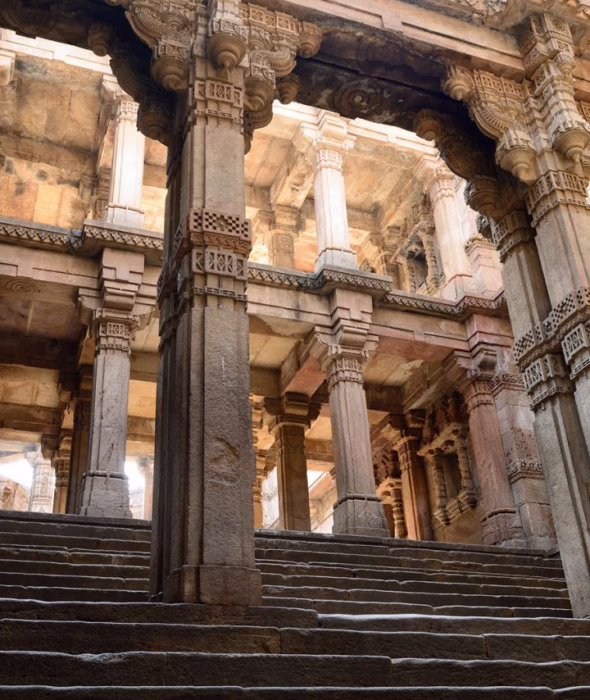 adalaj vav
