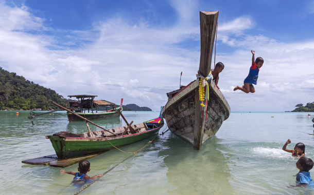 moken phuket silkwinds
