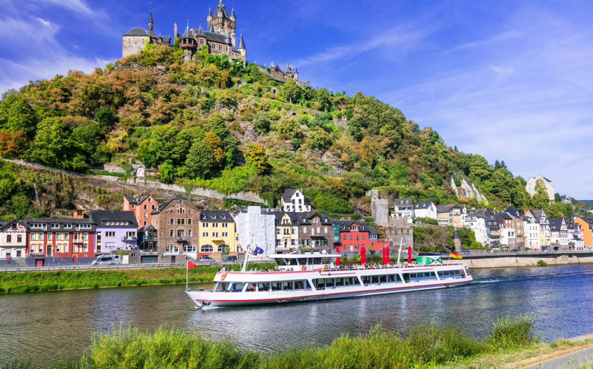 Cochem River cruise on Rhein river