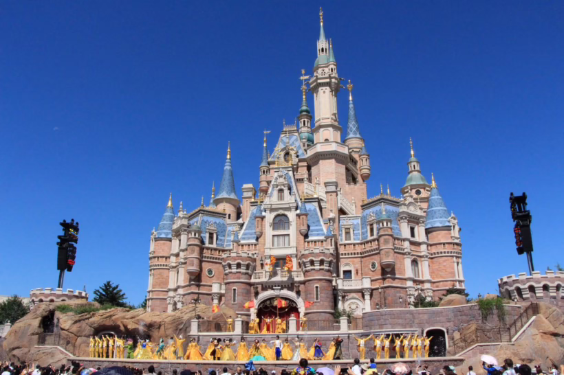 shanghai disneyland castle