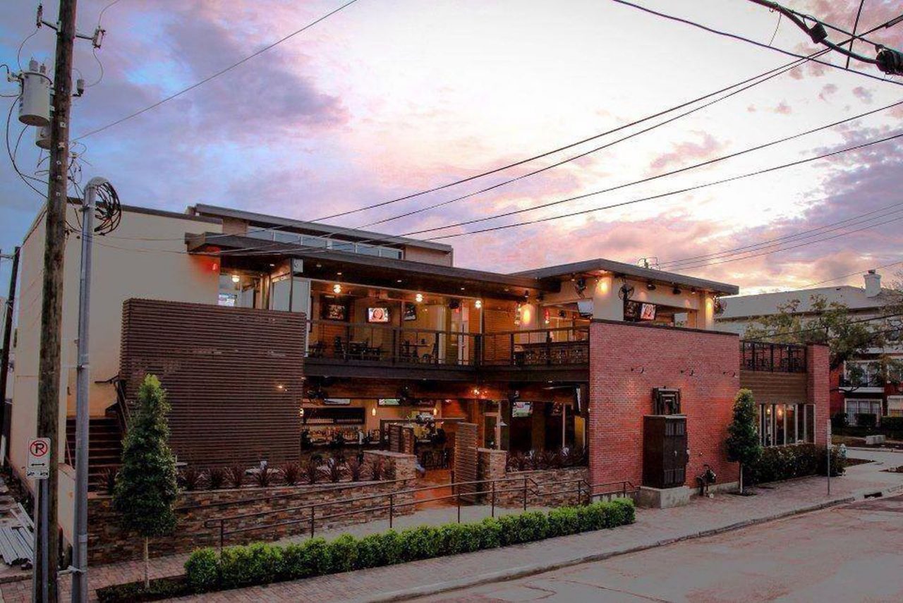 THE DOGWOOD MIDTOWN HOUSTON SPORTS BAR