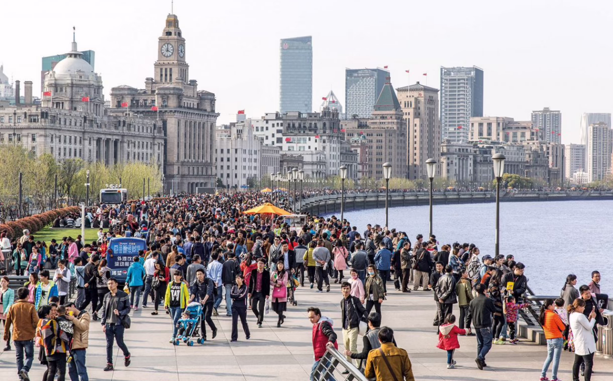 the bund shanghai riverfront crowd