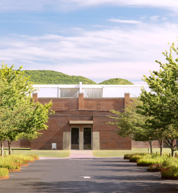 Dia:beacon suburban new york