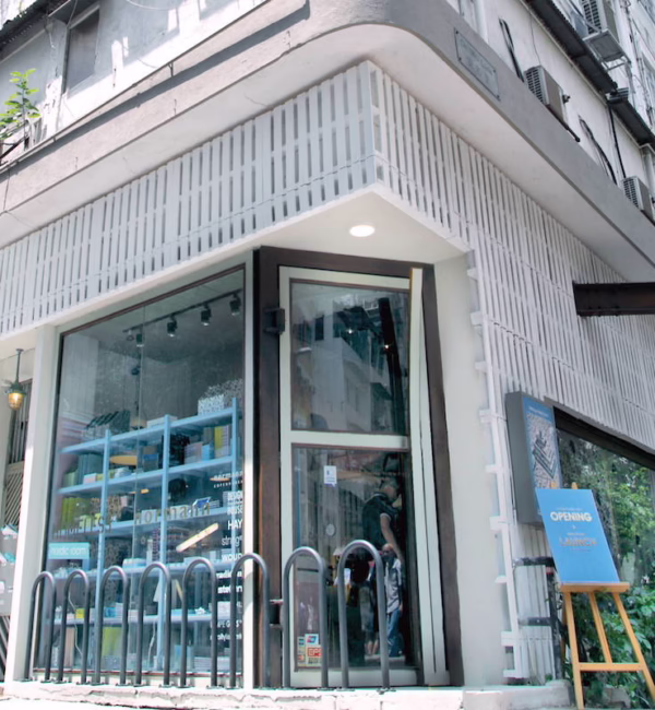 store exterior urban hong kong