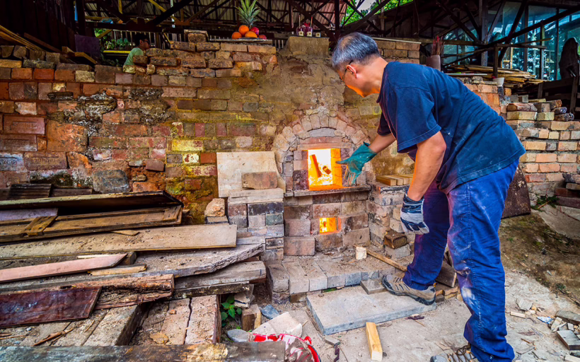 The dragon kiln at Thow Kwang Pottery Jungle