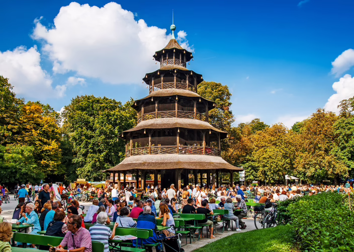 Chinesischer Turm (Photo: Mariia Golovianko / Shutterstock.com)