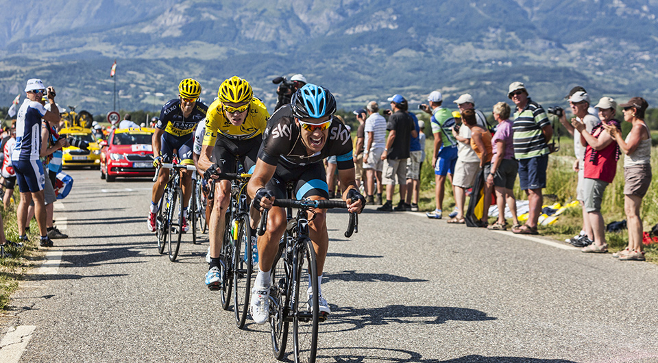 Tour de France (Photo: Radu Razvan / Shutterstock.com)