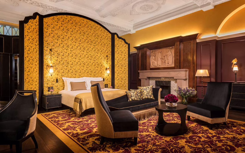 A sumptuous suite at L'oscar