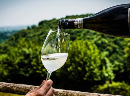 Borgoluce_Facebook_Bubbles Around the world SilverKris