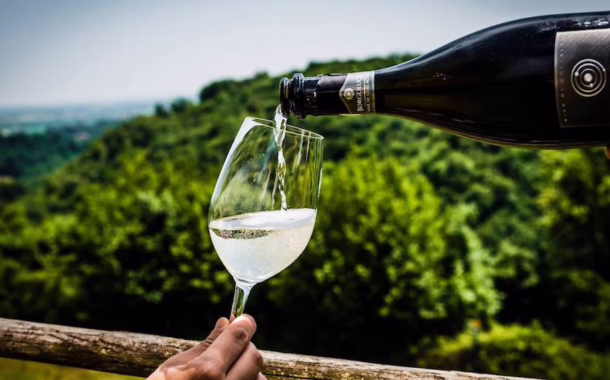 Borgoluce_Facebook_Bubbles Around the world SilverKris
