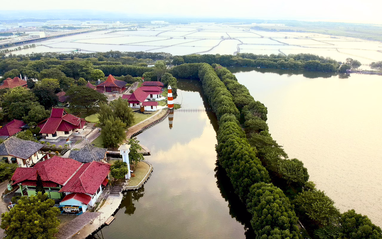 Tanjung Emas lighthouse samarang silkwinds