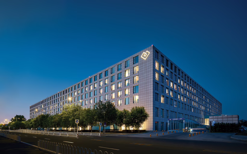 Cordis, Beijing Capital Airport exterior Silverkris