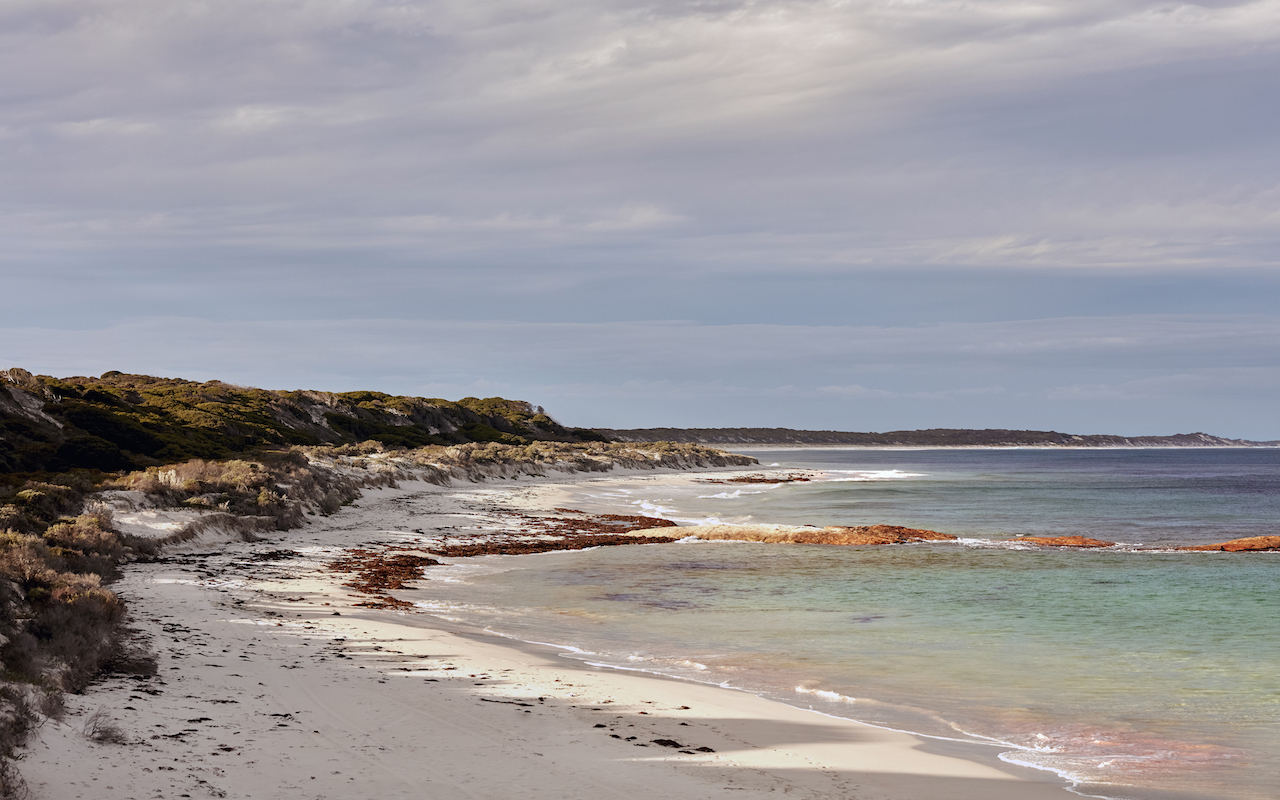 A view of the coastline at Hopetoun, on the south coast of Western Australia Silverkris