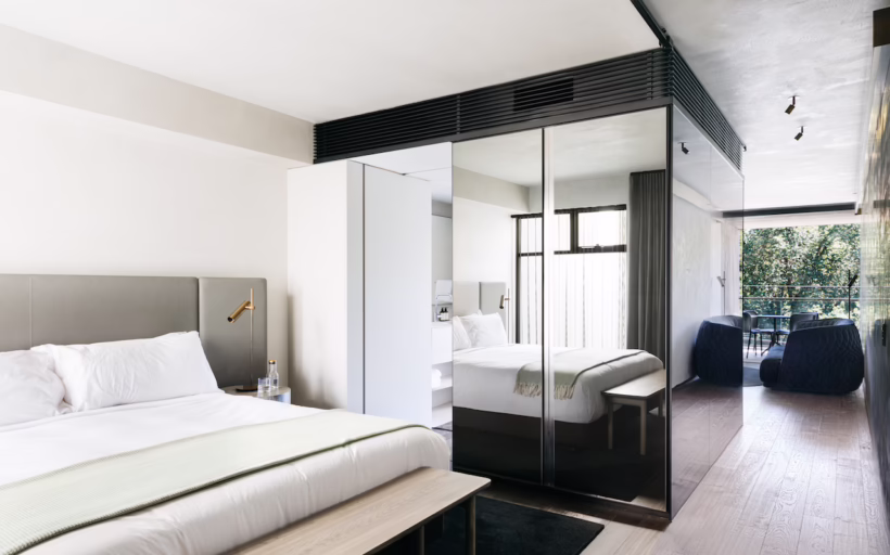 United Place Hotel bedroom