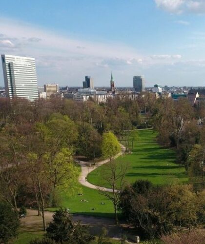 Dusseldorf Hofgarten city guide
