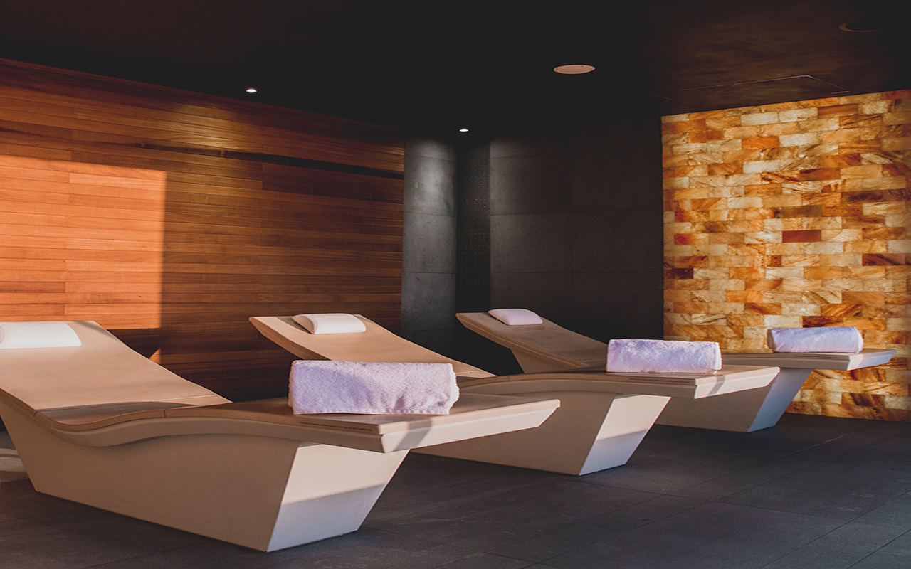 Review: Al Faya Lodge, UAE