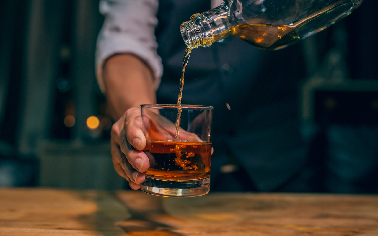 whiskey/whisky beginner's guide bartender