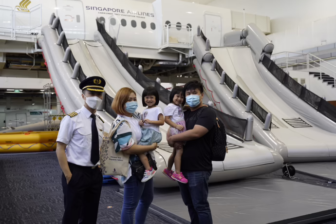 Singapore_Airlines_Family_Friendly_Crew