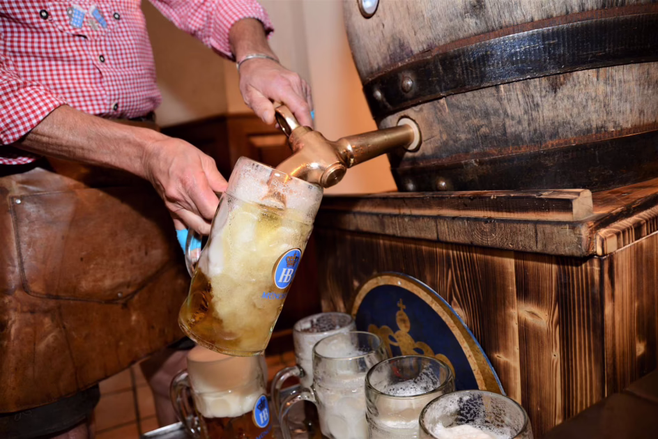 Bavarian-tavern-Hofbräuhaus