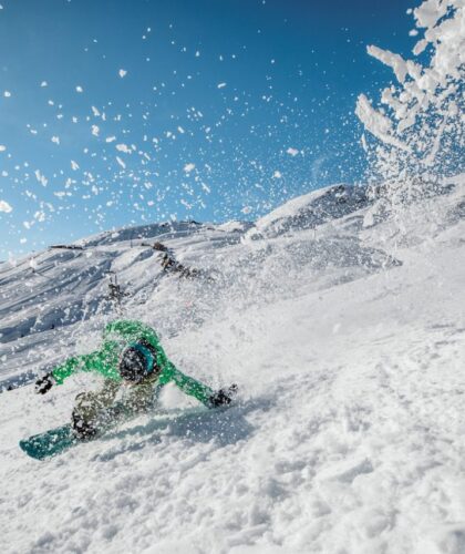 Snowboarding in Grindelwald, gateway to the Jungfrau Region