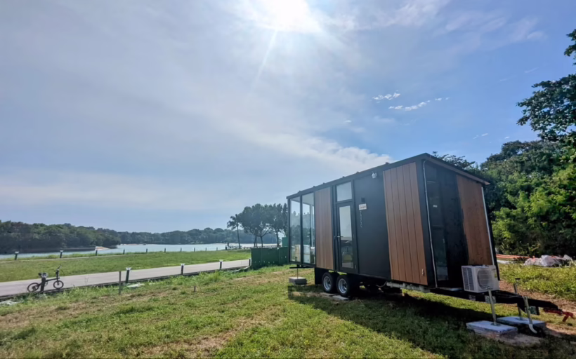 islands from singapore - Lazarus Island tiny away escape home