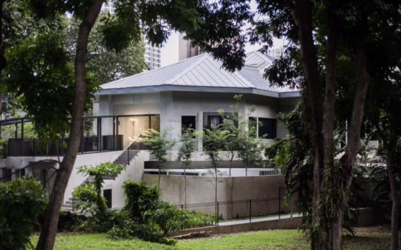 secret spots in singapore - Lloyd's Inn
