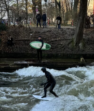 Der Eisbach (c) U Lemmin-Woolfrey Silverkris Munich city guide