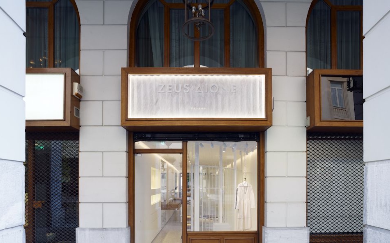 Zeus Dione Athens Cityguide Silverkris photo_credits_yiorgis_yerolymbos