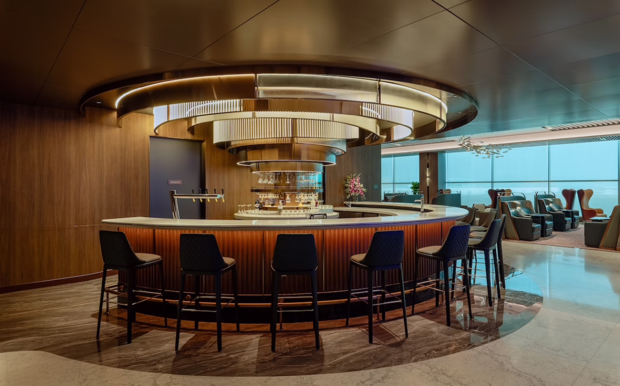 signature bar new first class silverkris lounge t2