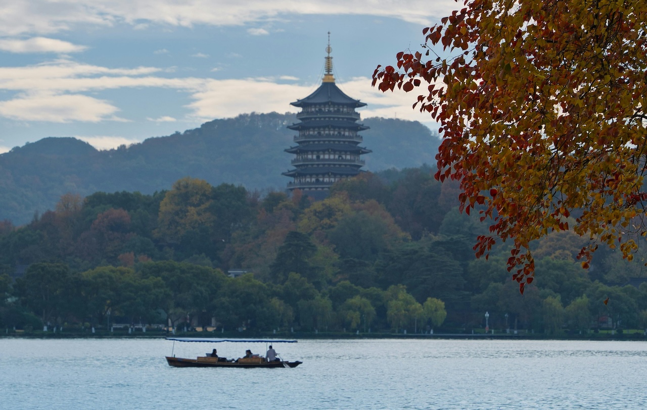 west lake in autumn silverkris
