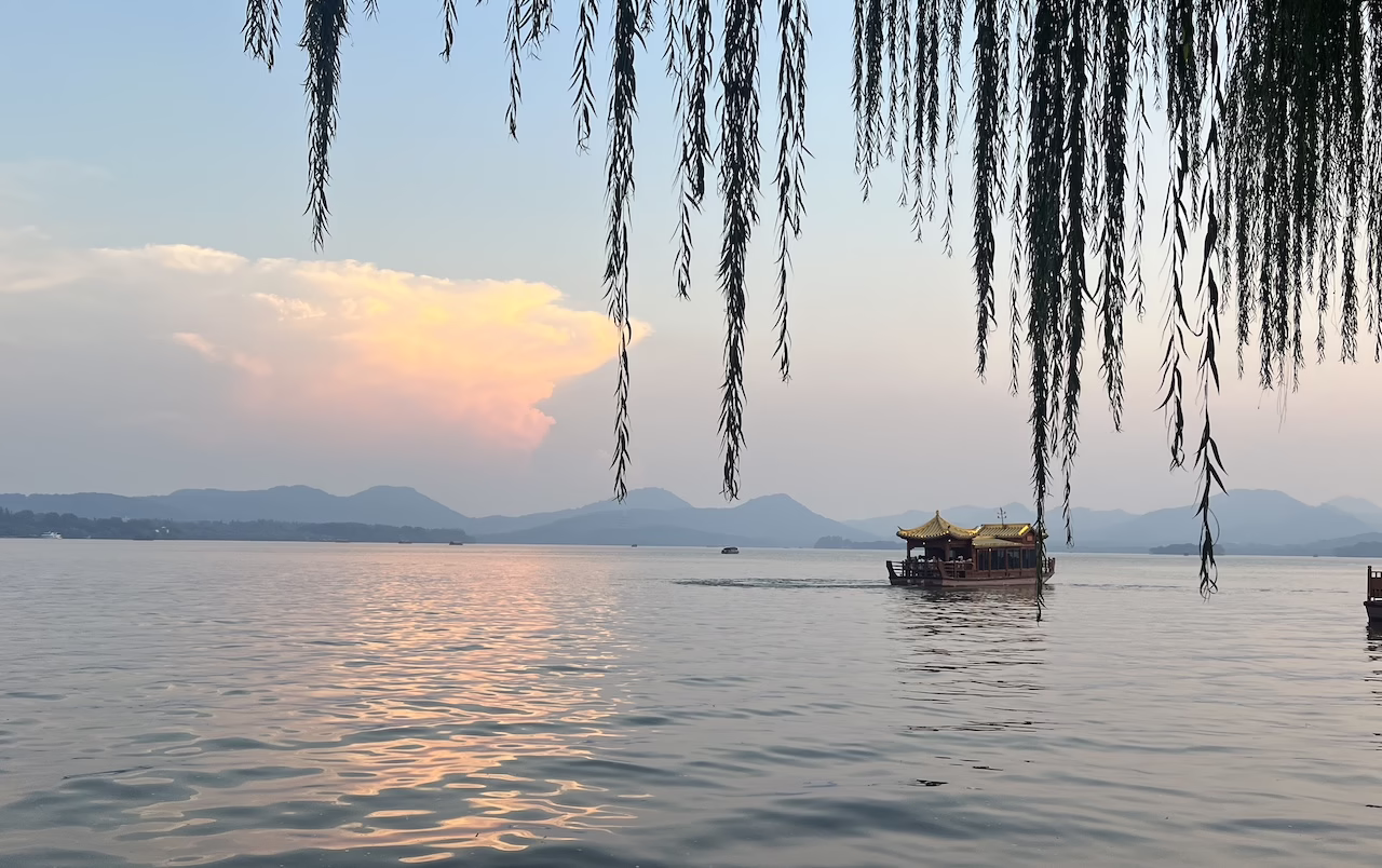 west-lake-karen-tee