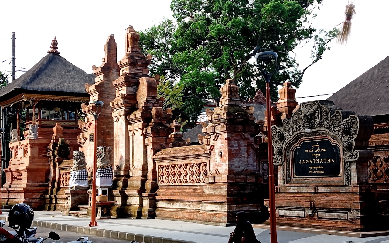 pura-agung-jaga-denpasar-silverkris