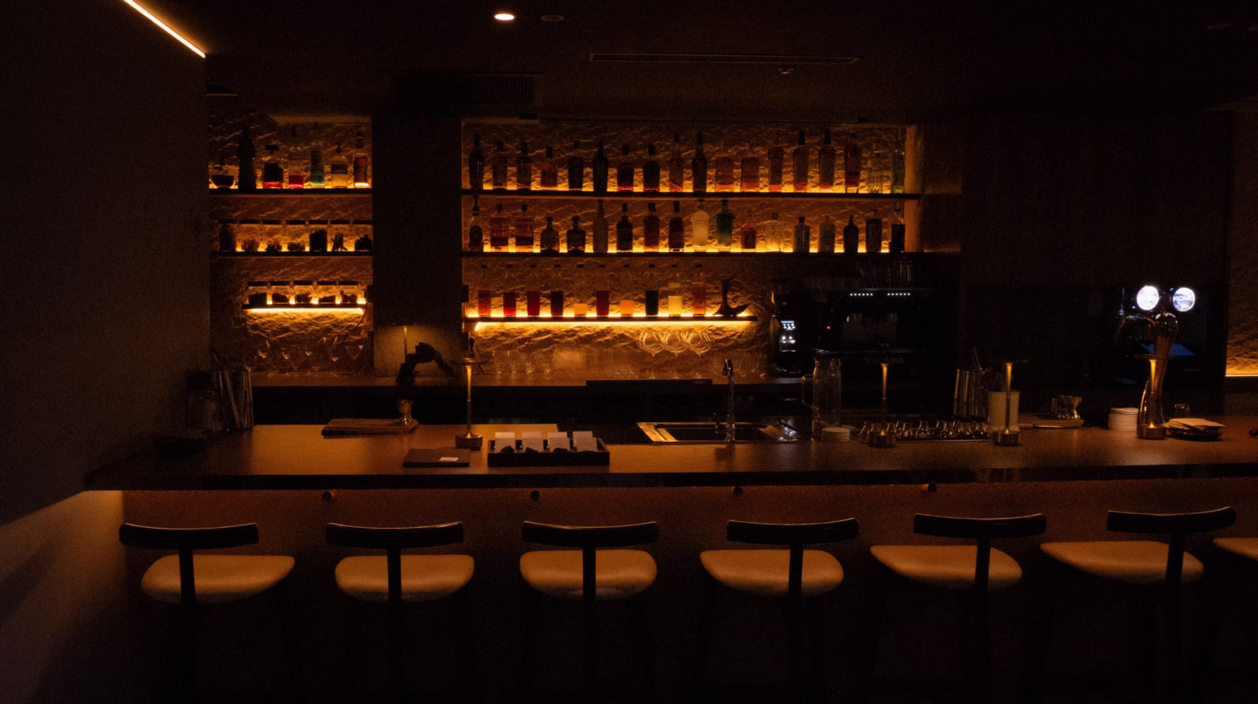 Inside Lunì’s intimate cocktail bar space in Singapore.