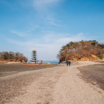 Anmyeonam temple and beach in Anmyeondo Island, Taean, Korea