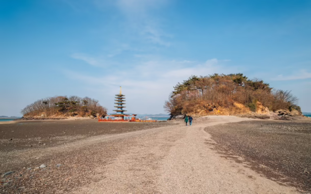 Anmyeonam temple and beach in Anmyeondo Island, Taean, Korea