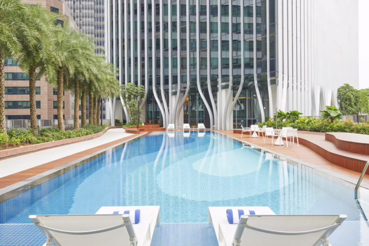 Oakwood Premier Raffles Place Singapore swimming pool