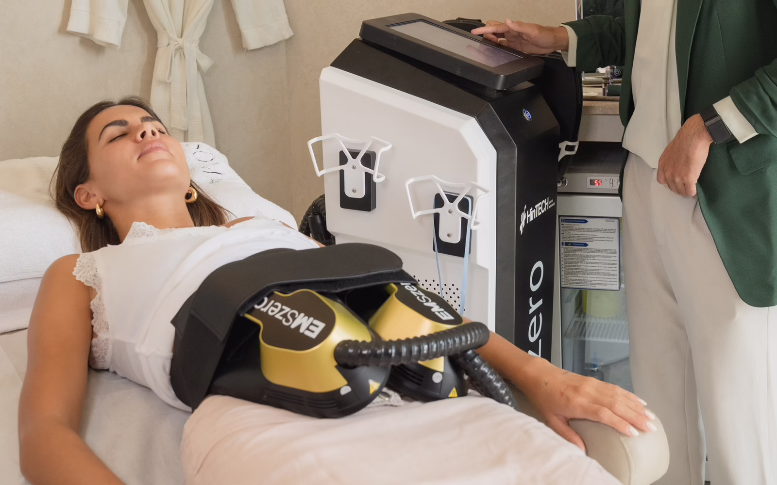 Body sculpting treatment at SŌMA Aesthetics & Longevity Club in Uluwatu