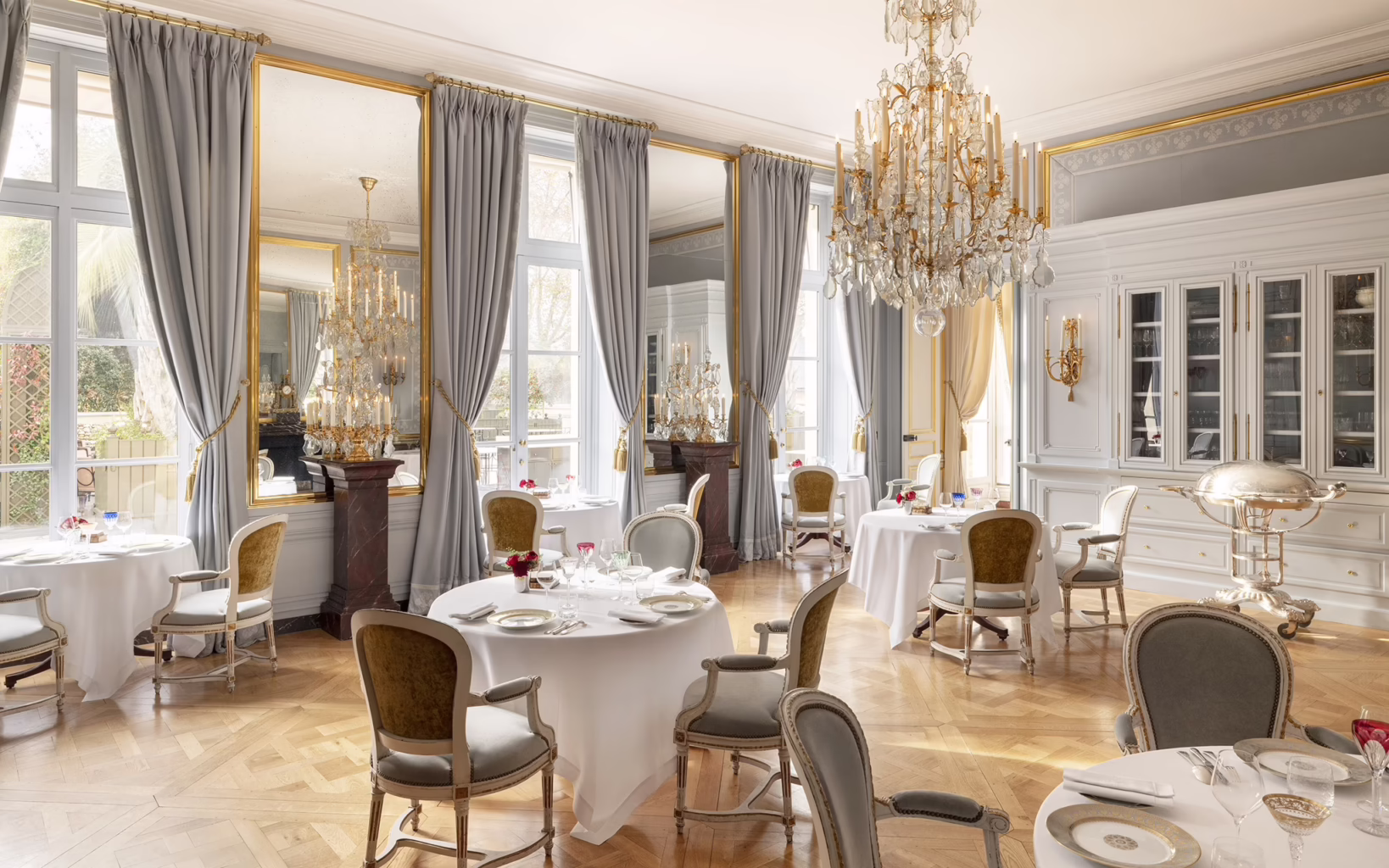 Le Grand Cabinet