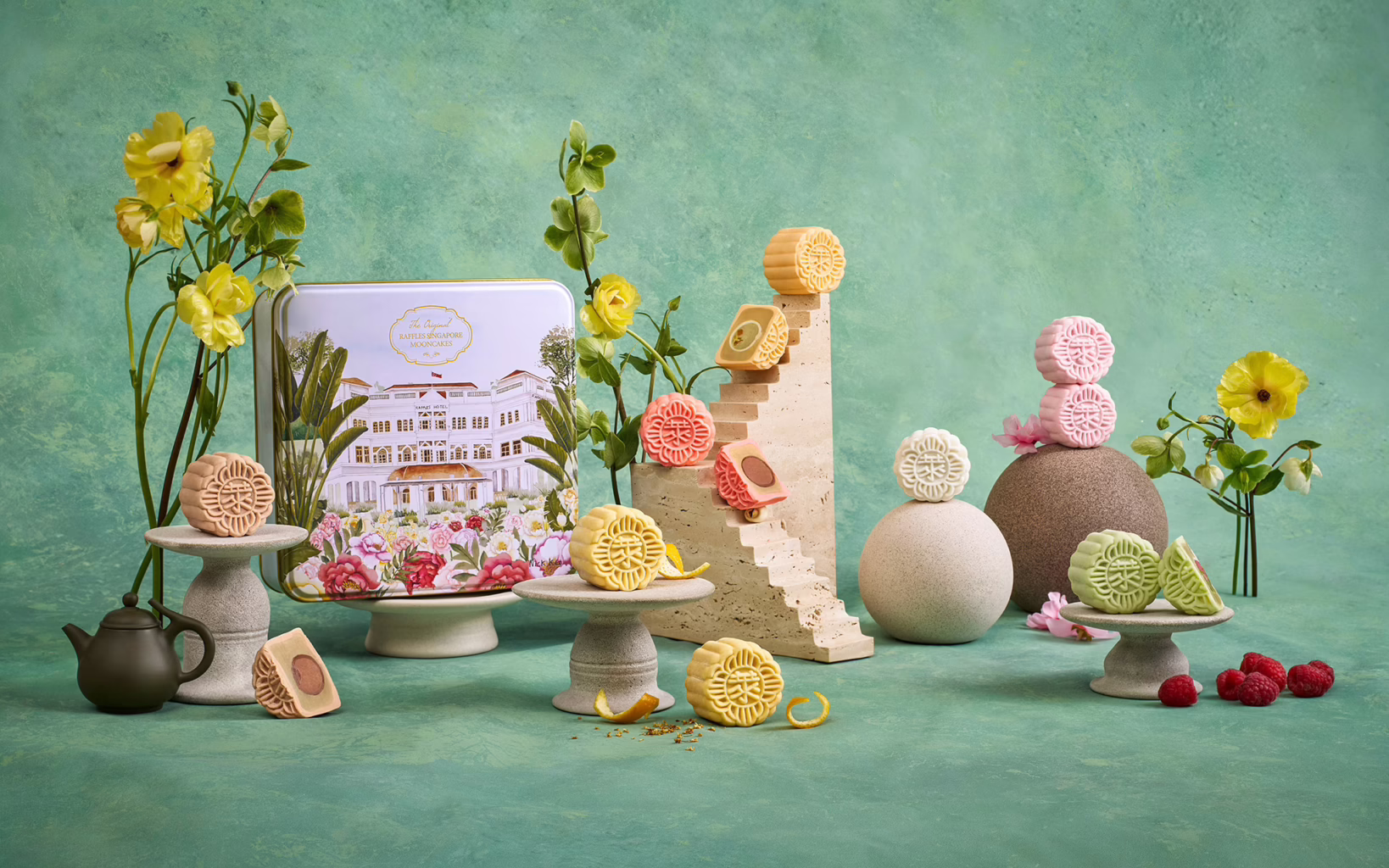 Raffles Hotel snow skin mooncake collection.