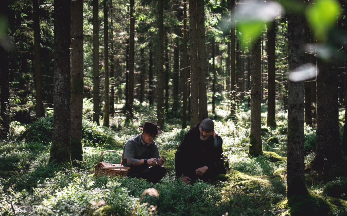 Knystaforsen's Nicolai with forager John Bolin