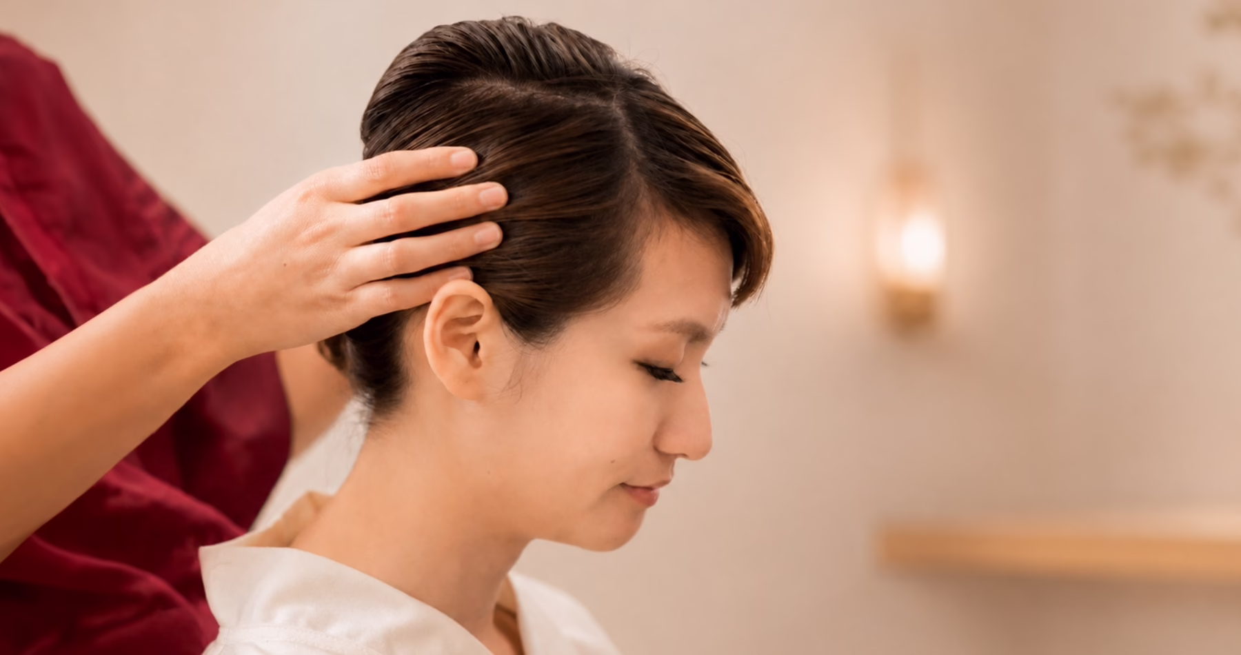 Acupressure head massage treatment at Kenko Wellness Singapore