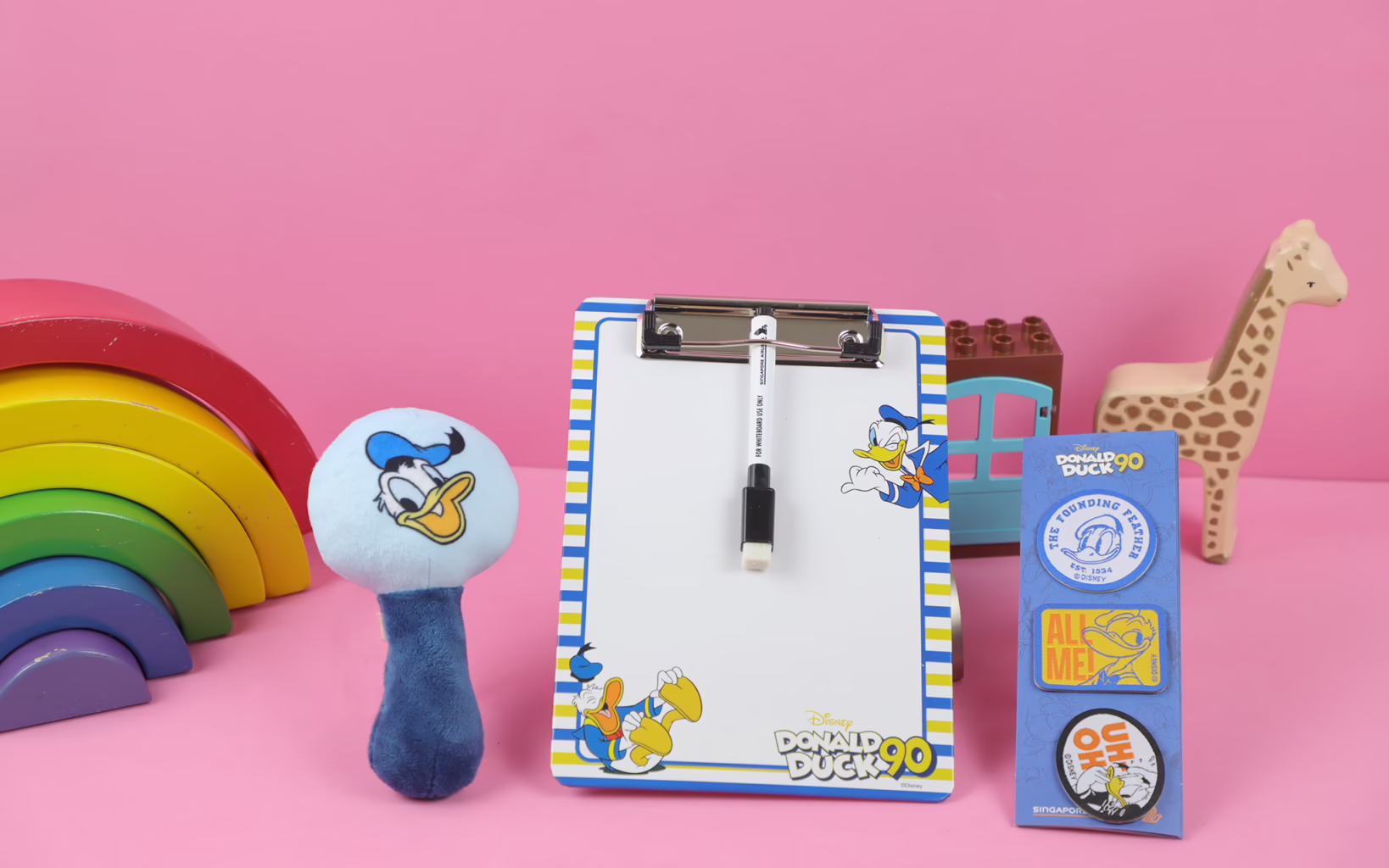 Singapore Airlines children’s amenities featuring Disney’s Donald Duck